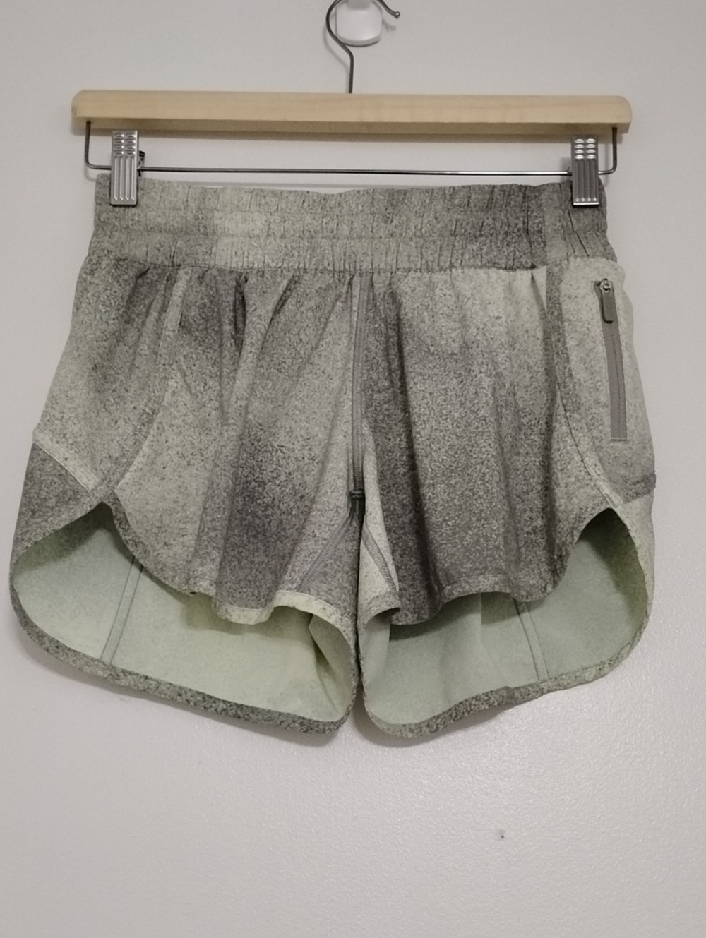 Lululemon Tracker Short V W6